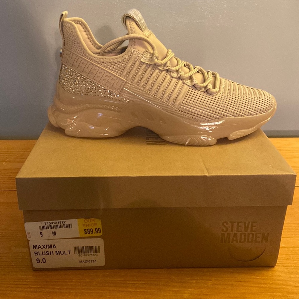 Steve Madden shoe